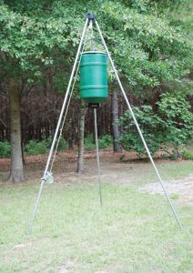 American Hunter 6 Volt Photocell Winch Up Feeder